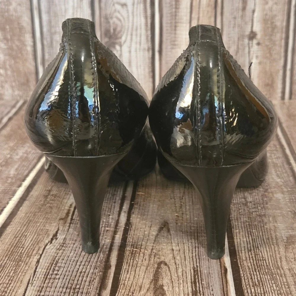 Sz 9 M Tory Burch Caroline Black Patent Leather Logo Medallion Pumps Shoes VGUC